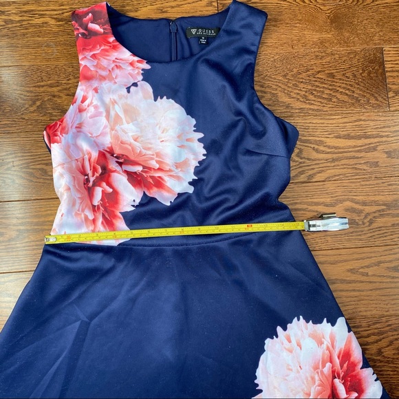 Guess - Navy bold floral Dress - size 10 - Picture 8 of 12